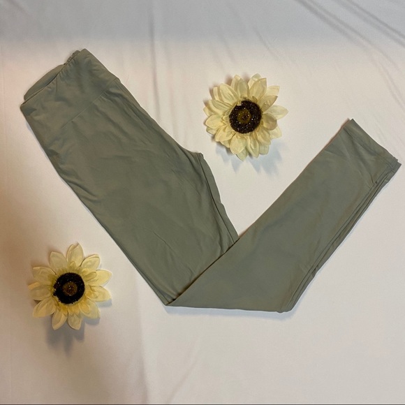 NEW Lularoe Solid Light Green OS Leggings - Picture 1 of 3